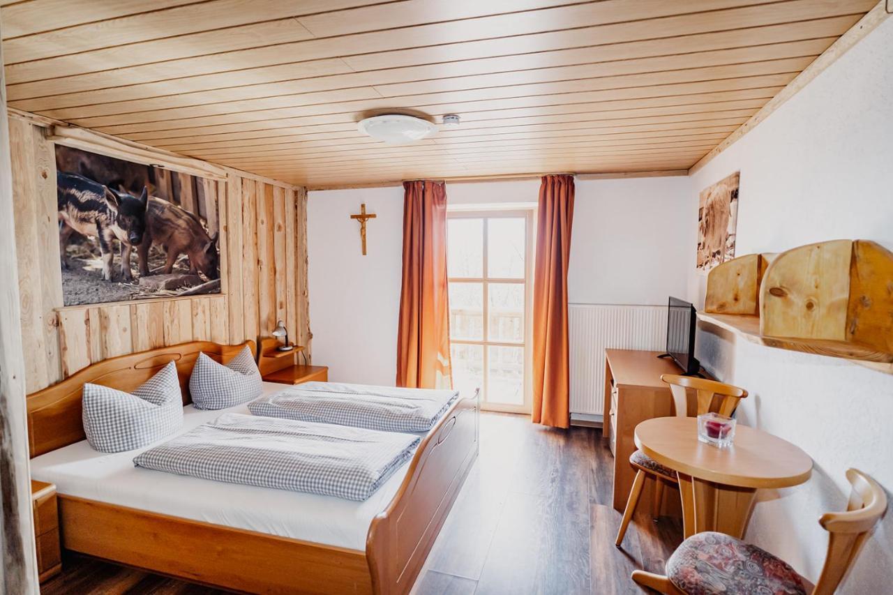Landhotel Zum Matthiasl Bischofsreut エクステリア 写真